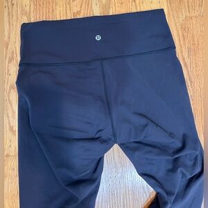 SOLD: LULULEMON BLACK LEGGINGS